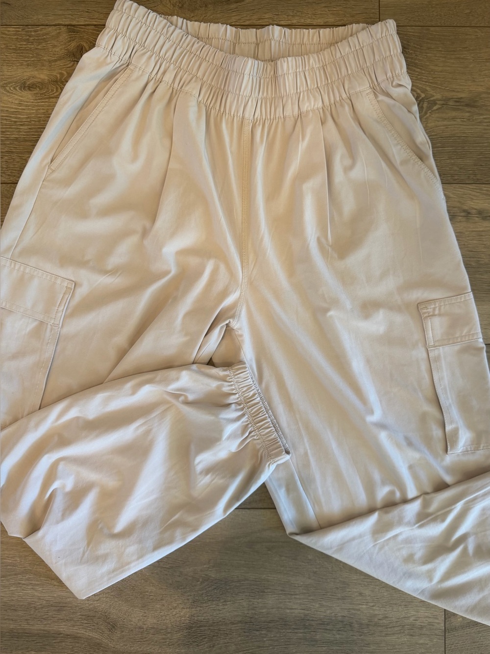 Vuori Cream Women's Villa Cargo Joggers M - Picture 4 of 5